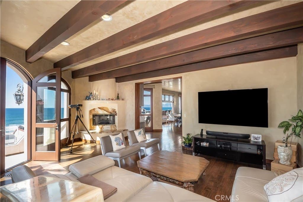 Just Listed | Iconic Manhattan Beach Walkstreet with Panoramic Ocean Views — gallery photo 3
