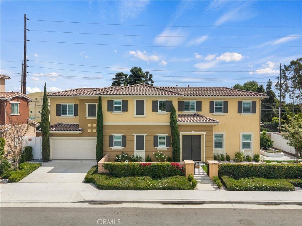 Just Sold: Stylish Newer Construction with Modern Comforts — exterior view