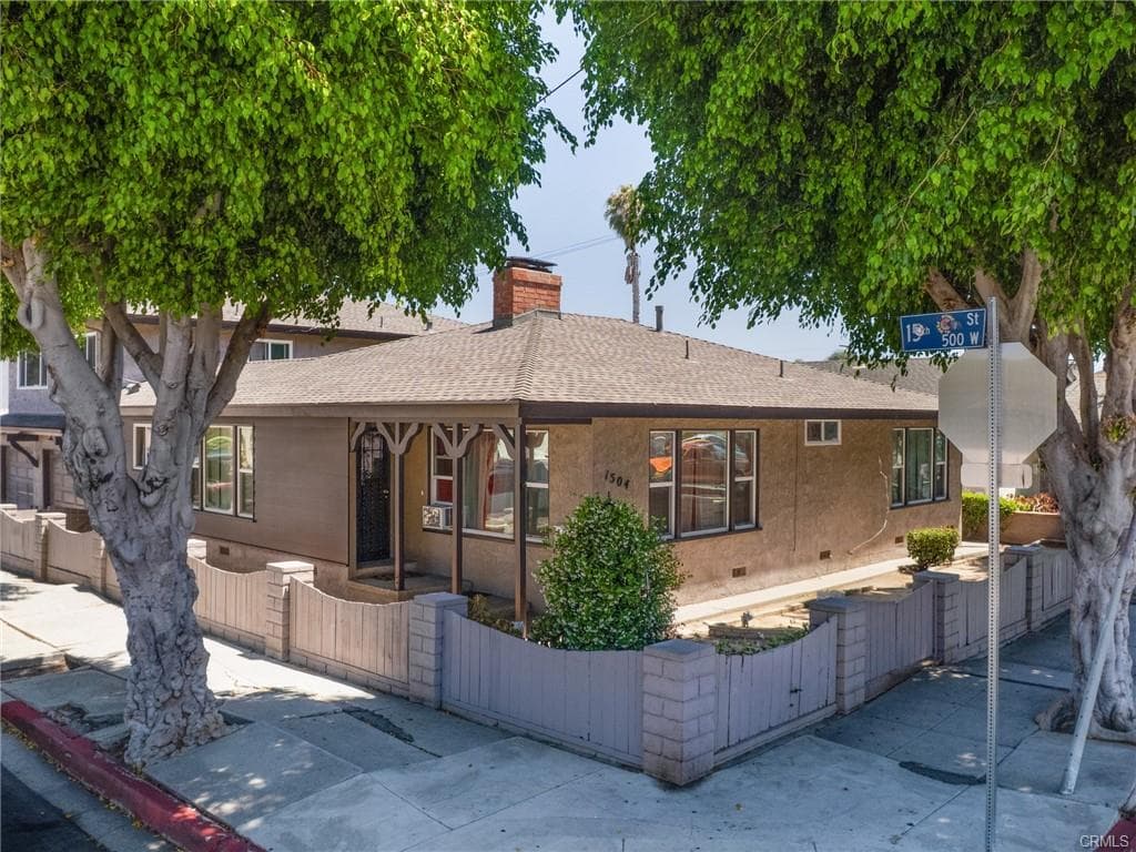 Just Sold | Income-Producing San Pedro Property — gallery photo 4