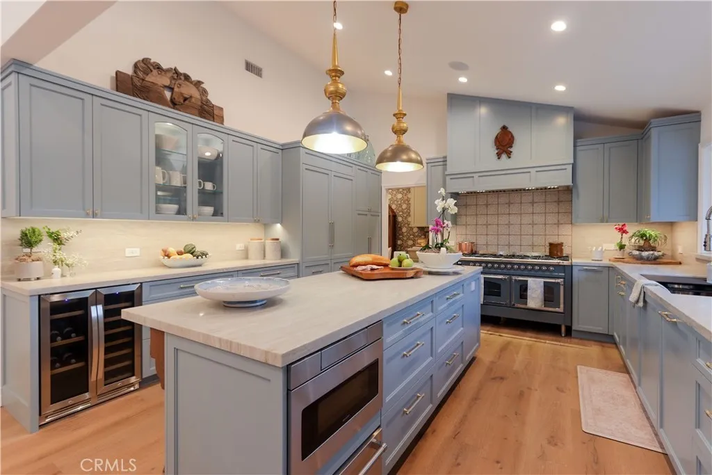 Luxury Equestrian Estate with Ride-From-Home Lifestyle — gallery photo 4