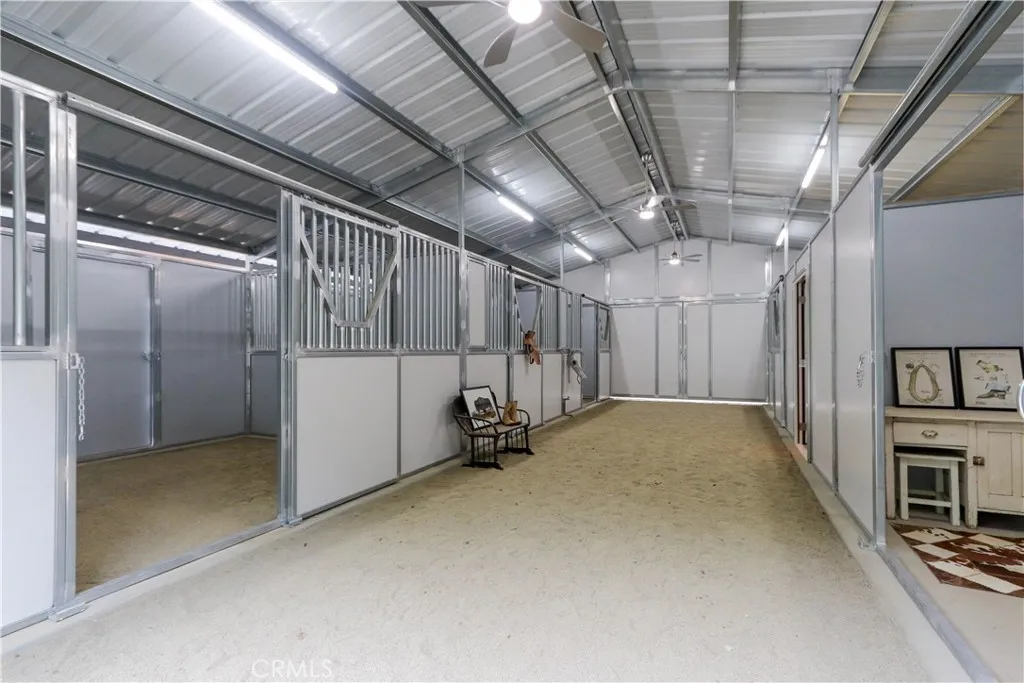 Luxury Equestrian Estate with Ride-From-Home Lifestyle — gallery photo 5