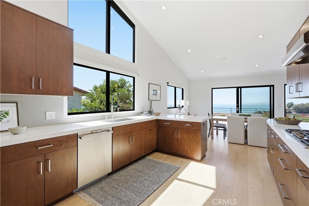 Just Sold in Palos Verdes Estates | Stunning Ocean Views — gallery photo 3
