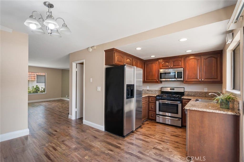 2BR Townhouse in Gated Ridgegate — gallery photo 3