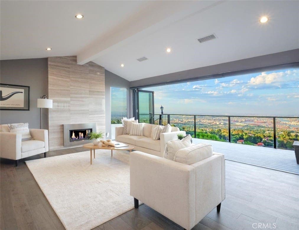 Just Listed: Miraleste Home with Panoramic Views — gallery photo 3