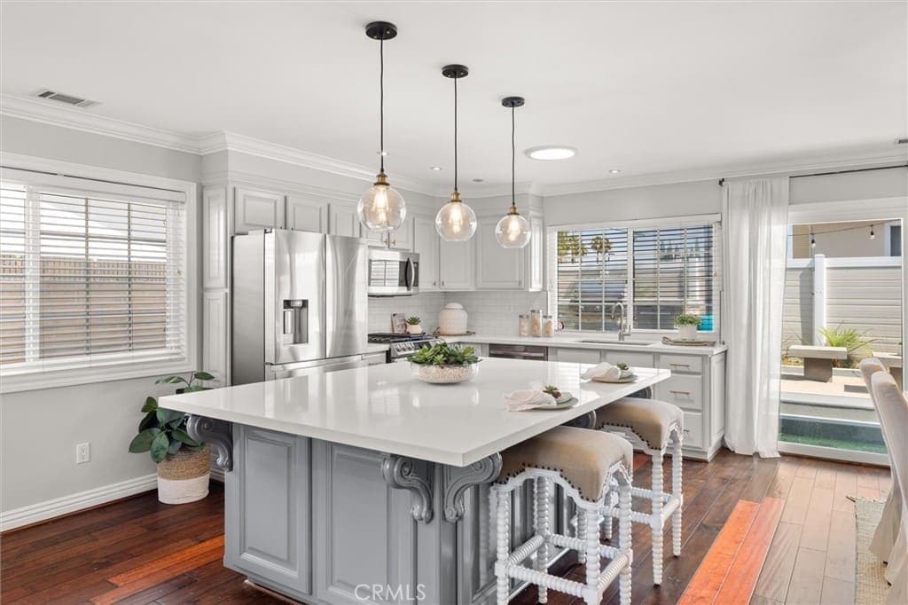 Just Sold: Beautifully Remodeled Lomita Ranch Home — gallery photo 3