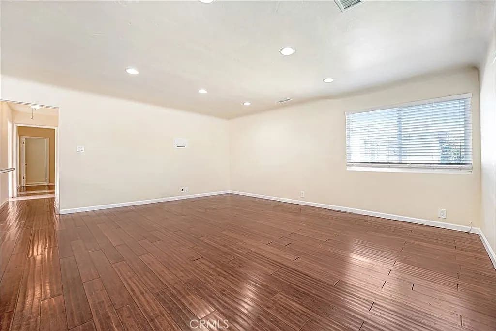 Just Listed | Single-Level Retreat Near Peck Park Trails in Holy Trinity — gallery photo 4