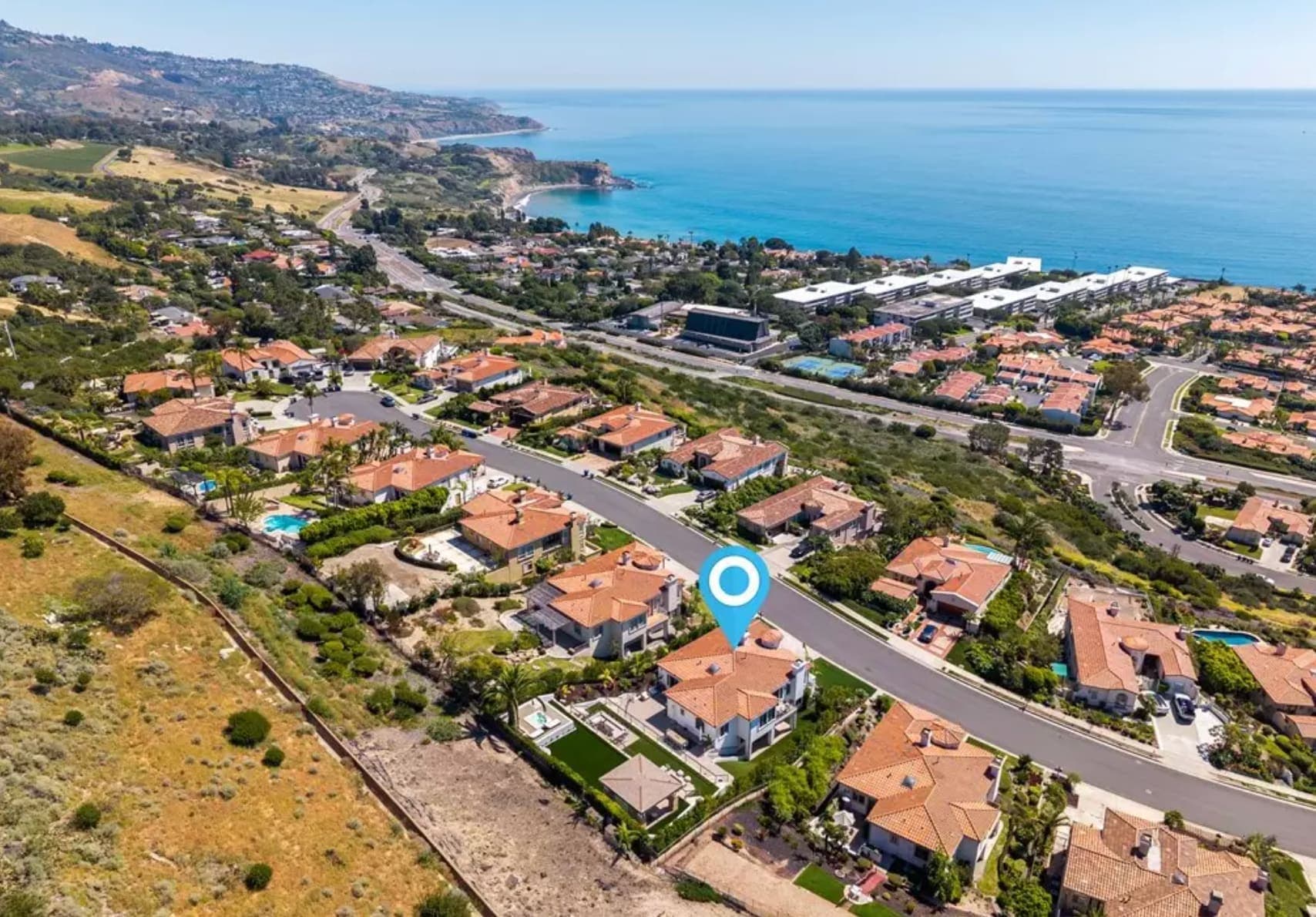 Spanish-style Residence with Sweeping Ocean and Catalina Island Views — gallery photo 4