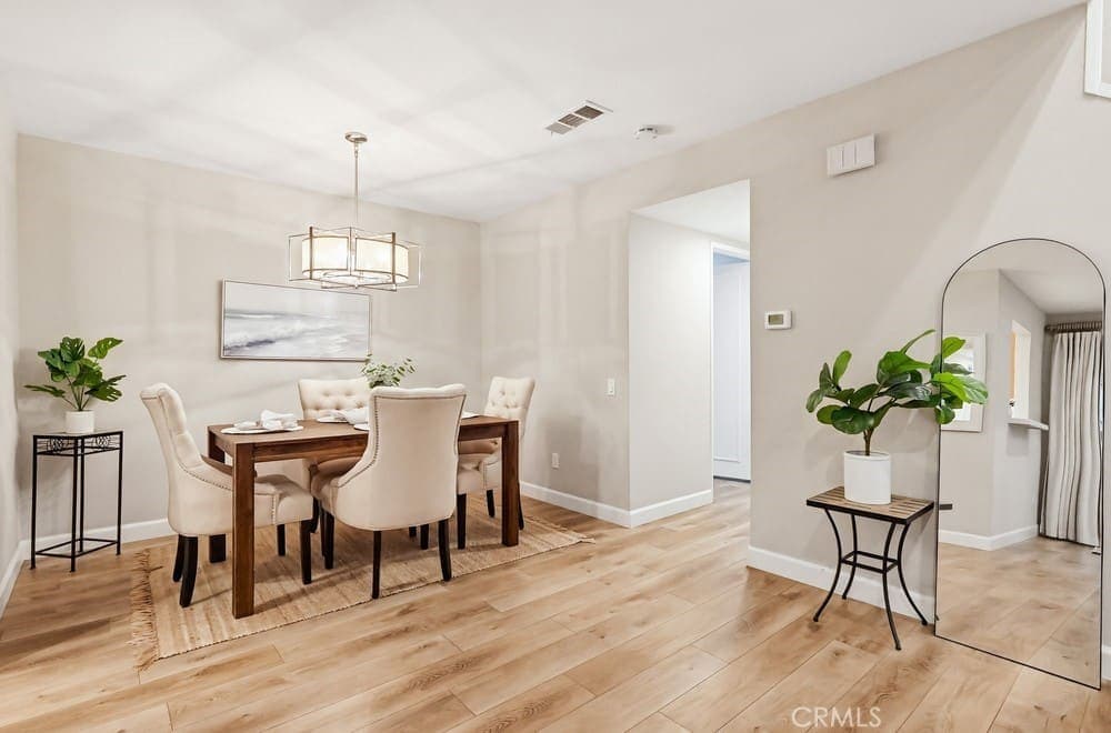 Just Sold: Resort-Style Living in Los Altos, Long Beach — gallery photo 4