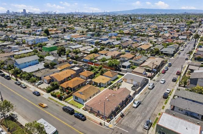 Photo of Just Sold: Versatile Duplex in Central Long Beach