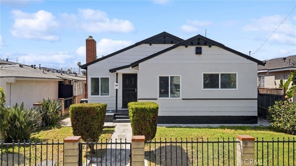Just Sold: Strategic LARD2 Opportunity Near the Waterfront — exterior view