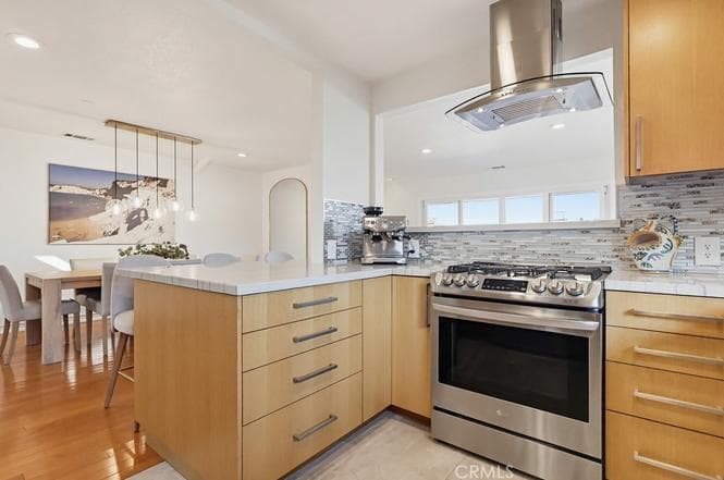 Just Listed | Coastal View Townhome in San Pedro’s Coveted Palisades — gallery photo 4