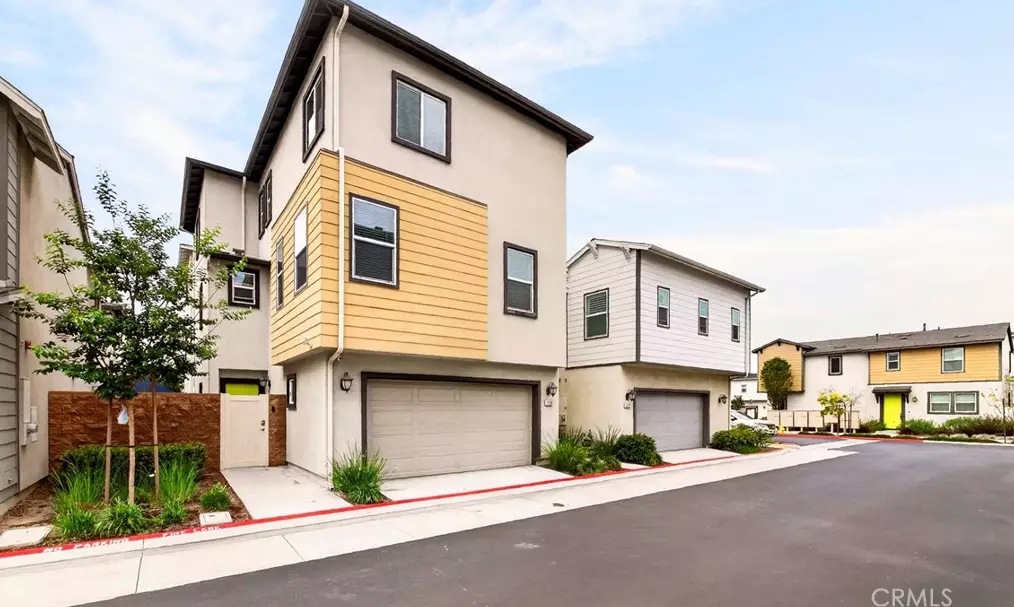 Rare Detached 4-Bed Townhome with Paid Solar in Harbor City — exterior view
