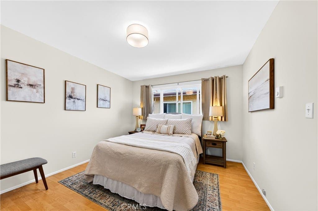 Just Sold: Bright 2-Bed Condo in Prime Gardena Location — gallery photo 4