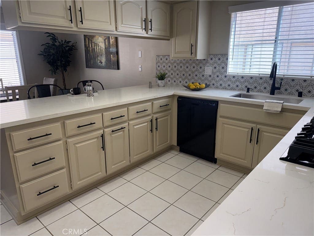 Sold! Spacious San Pedro Condo Finds a New Owner — gallery photo 3