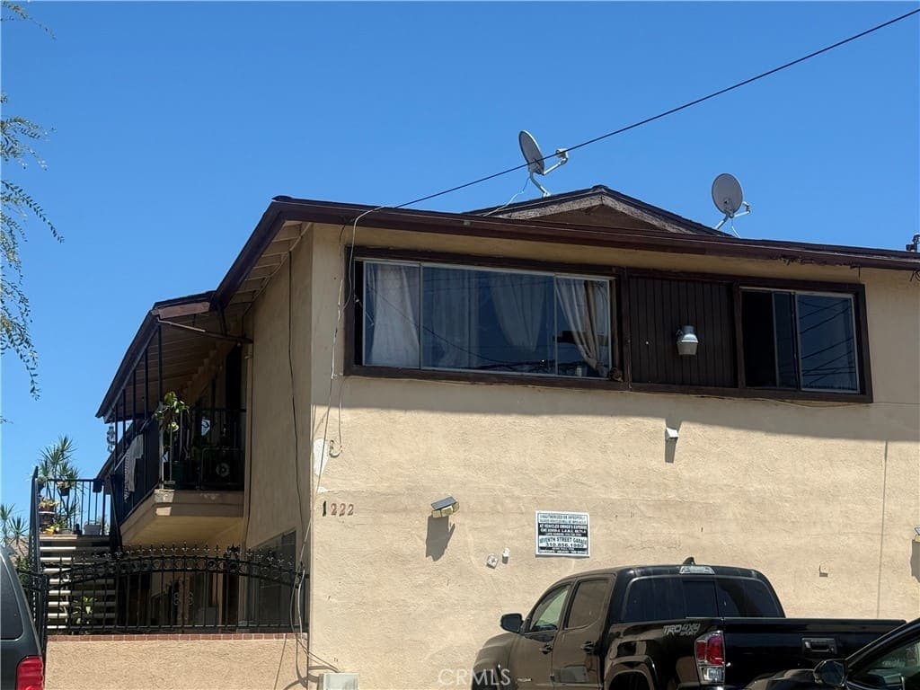 Just Listed: Prime 4-Unit Investment Opportunity — exterior view