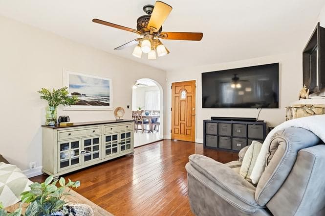 Just Sold: Charming Spanish Home Near West Harbor — gallery photo 3