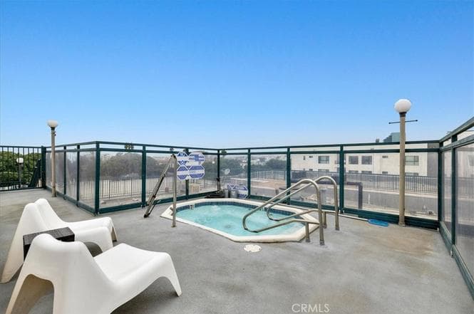Just Sold in the Heart of Sawtelle | Stylish West LA Condo — gallery photo 4