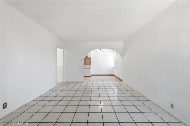Just Sold: Versatile Duplex in Central Long Beach — gallery photo 5