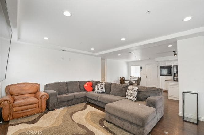 Just Sold: Stunning Fully Remodeled Bellflower Home — gallery photo 4