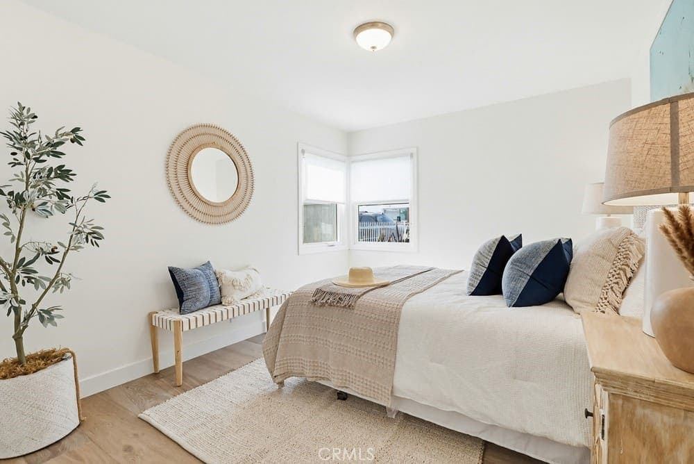 Just Sold | Fully Remodeled Single-Level Home on Expansive Lot in Desirable Holy Trinity Area — gallery photo 4