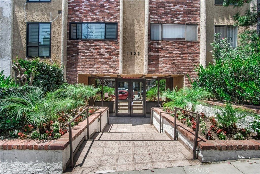 Photo of Sold in Hollywood Hills West Near Runyon Canyon