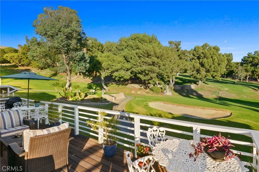 3-Bedroom Home Overlooking the Golf Course — exterior view