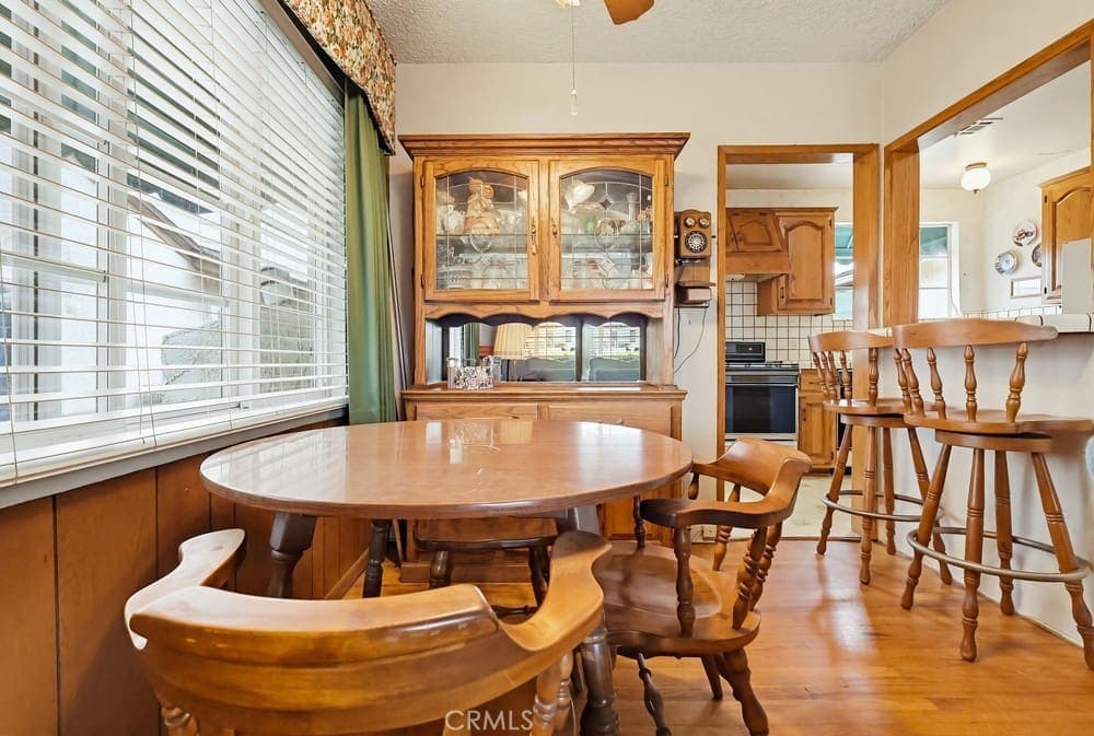 Just Listed | Miraleste Pines Investor Opportunity on Large Lot — gallery photo 4
