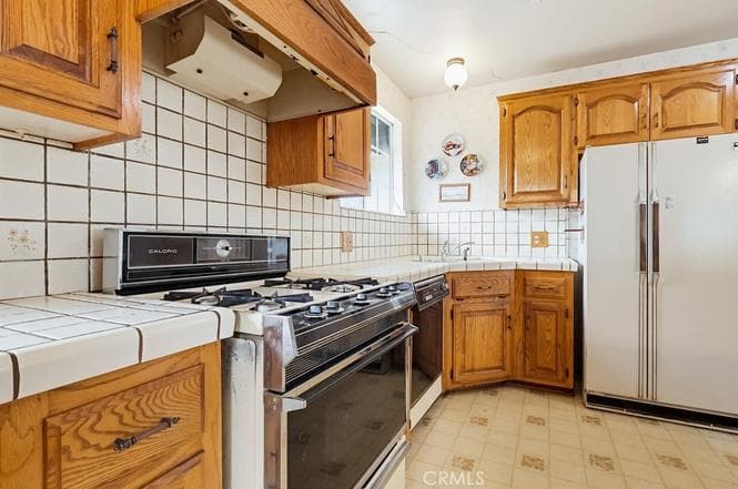 Just Listed | Miraleste Pines Investor Opportunity on Large Lot — gallery photo 5