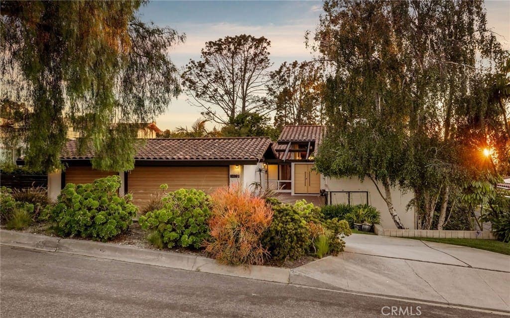 Mid-Century Inspired Coastal Retreat in Palos Verdes — exterior view