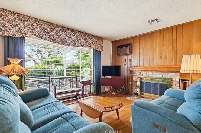 Just Listed | Miraleste Pines Investor Opportunity on Large Lot — gallery photo 3