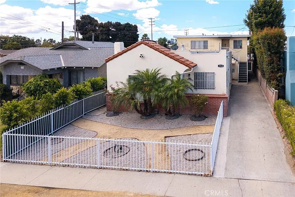 Photo of Sold: 5-Unit Investment Opportunity in Los Angeles
