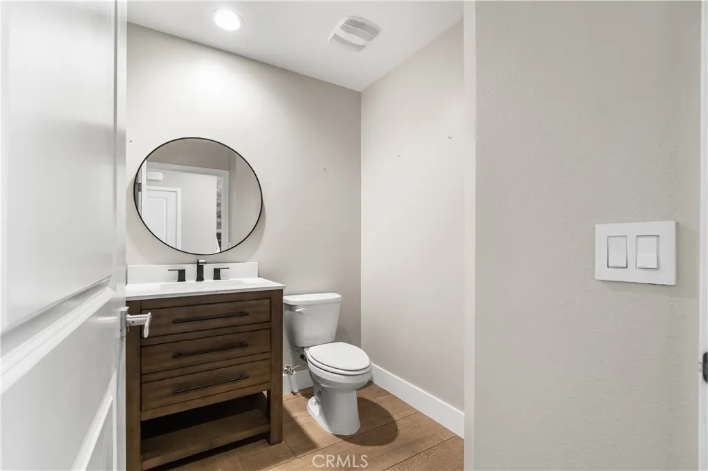 Sold! Beautifully Upgraded Home — gallery photo 5