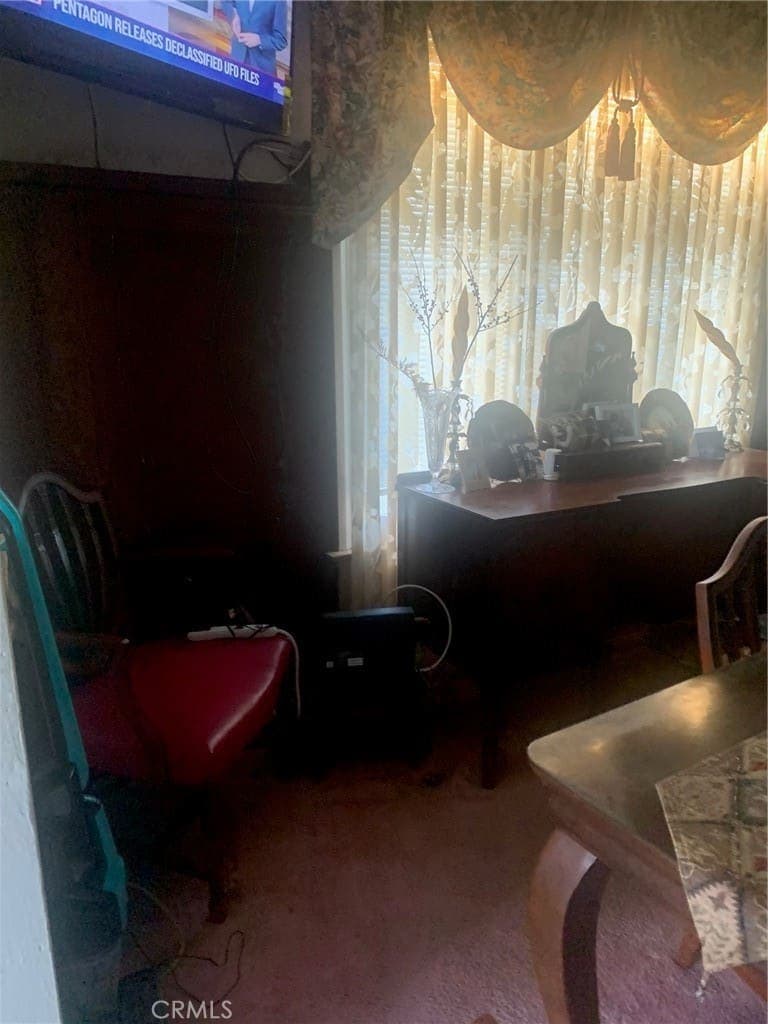 Just Listed: Vintage Charm, Big Backyard, SF Potential — gallery photo 4