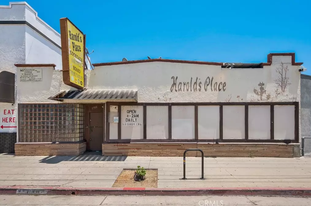 Just Listed: Prime Commercial Space – Endless Potential — exterior view