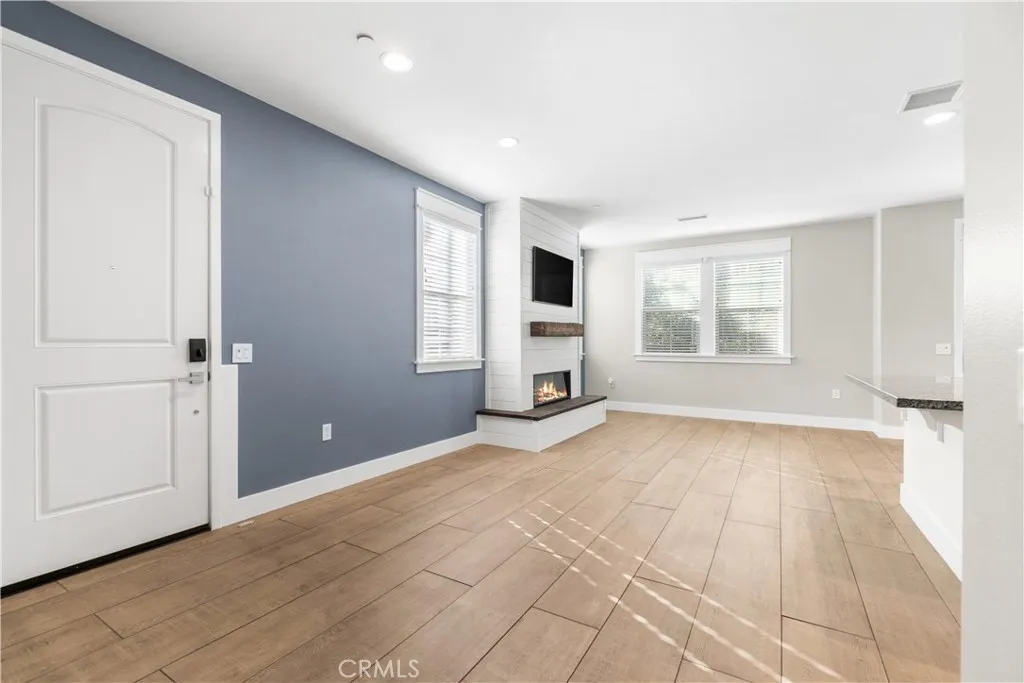 Sold! Beautifully Upgraded Home — gallery photo 4