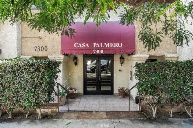 Sold in Hollywood Hills West Near Runyon Canyon — gallery photo 3