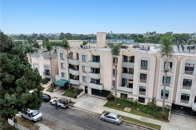Just Listed | Stylish Sawtelle 1-Bed Condo with Private Patios & Parking — gallery photo 7