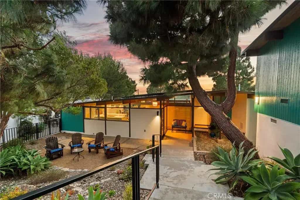 SOLD! Lower South Shores Mid-Century Modern