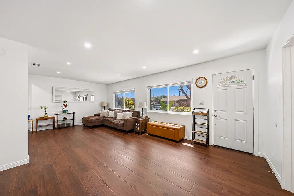 SOLD! Turn-Key Gardena Home Sells for $900,000 — gallery photo 3