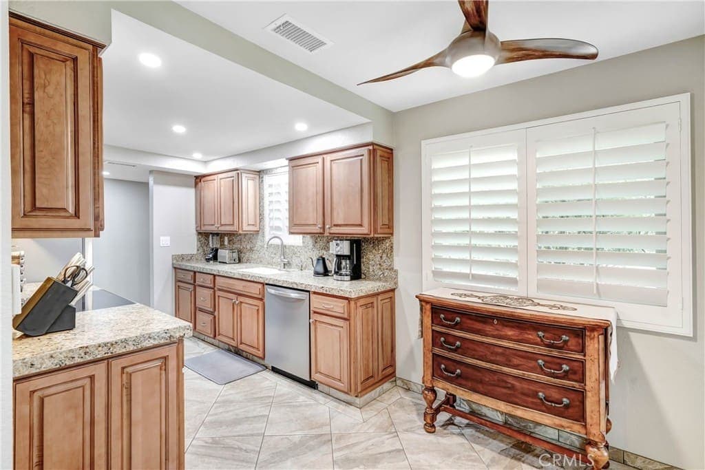 Just Listed | Remodeled South Palm Desert Condo with Owned Solar & Mountain Views — gallery photo 3