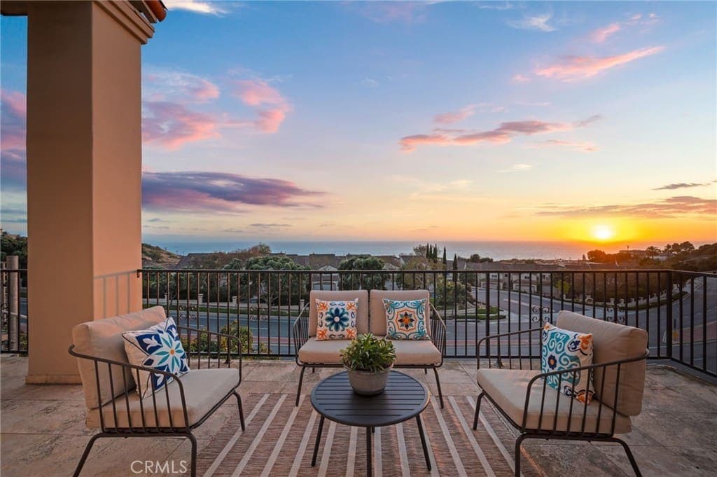 Just Listed: Panoramic Ocean Views | RPV — exterior view