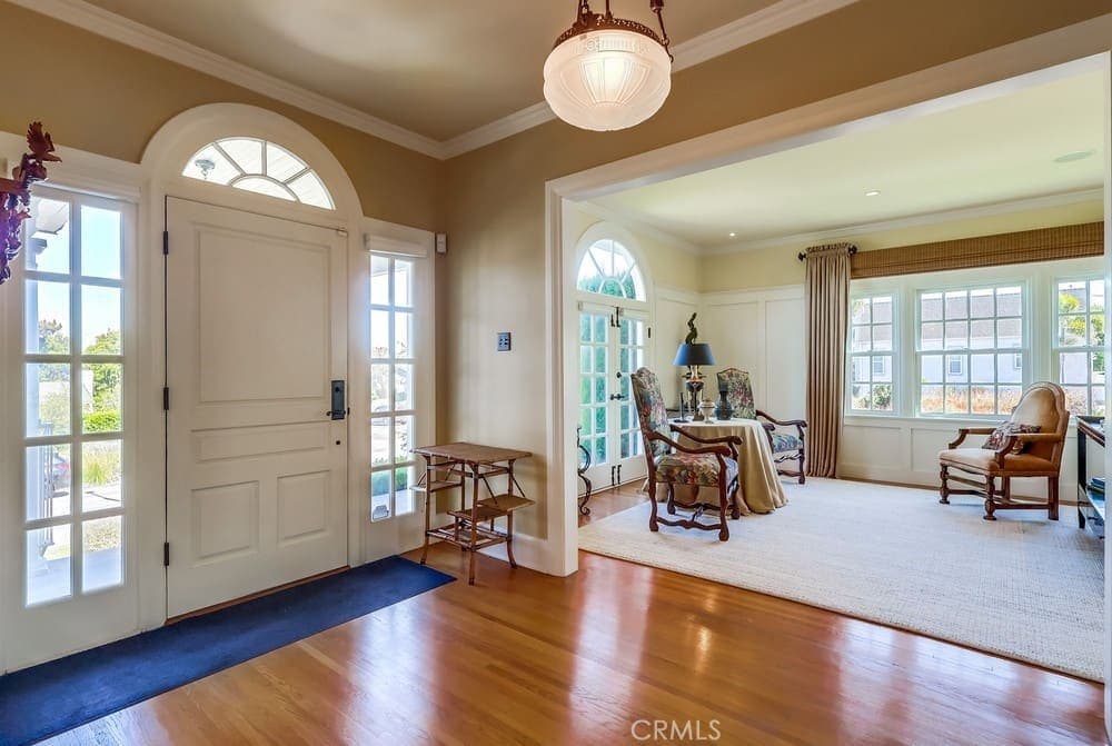 Fully Furnished Lease Opportunity | Dutch Colonial Masterpiece in San Pedro — gallery photo 5