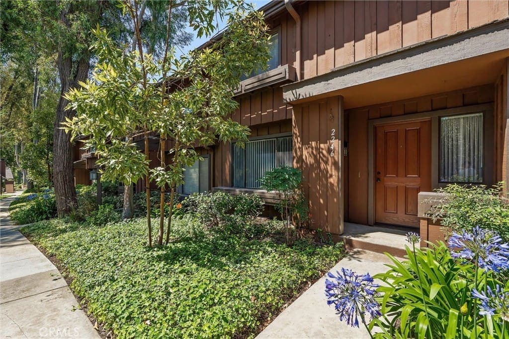 Just Sold in The Gardens – San Pedro Townhome — exterior view