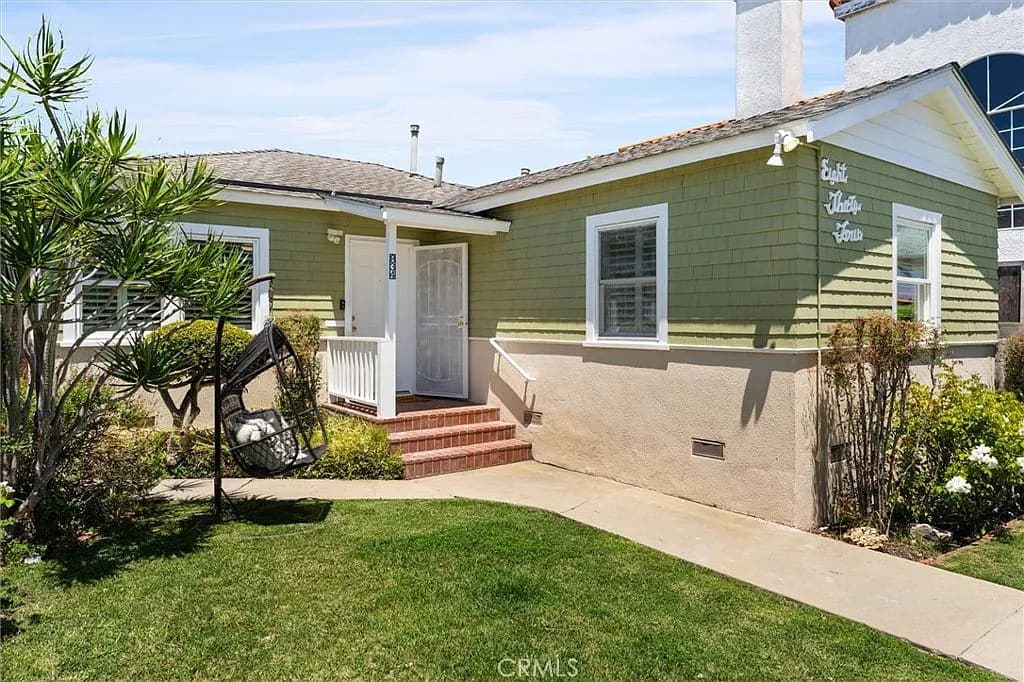 JUST SOLD | 834 W 24th St, San Pedro — exterior view