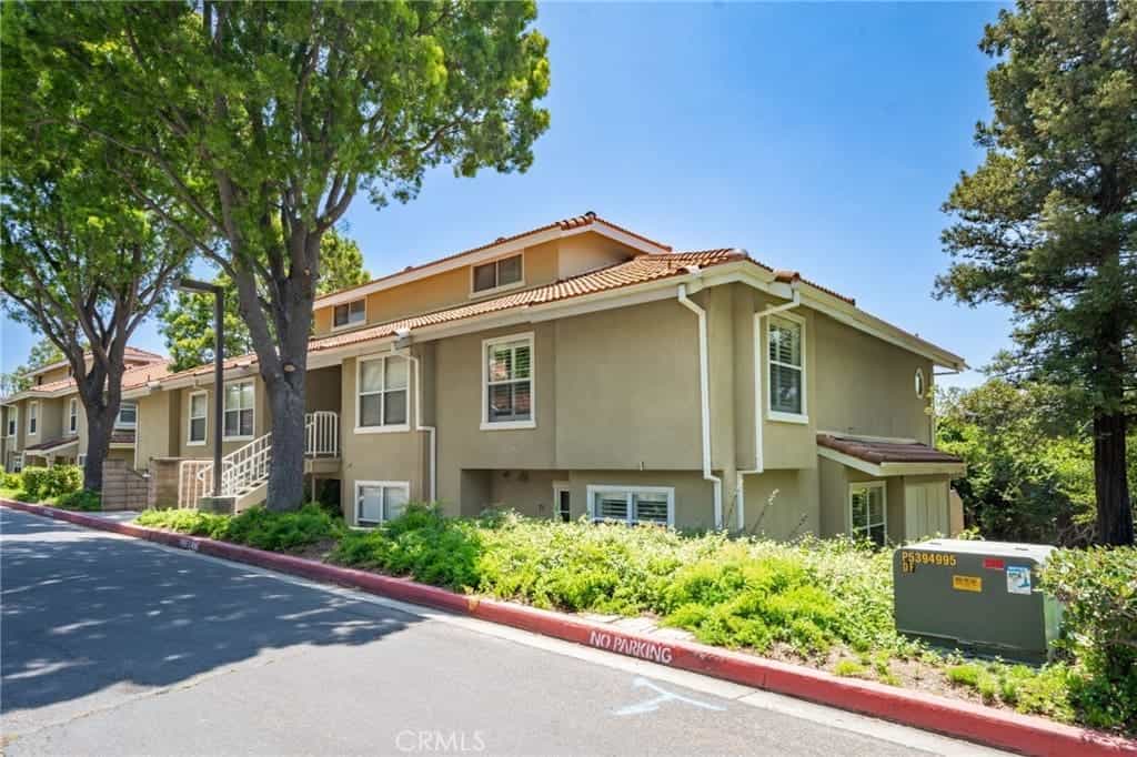 Just Listed | Updated End-Unit Townhome in Gated Canyon Club Villas