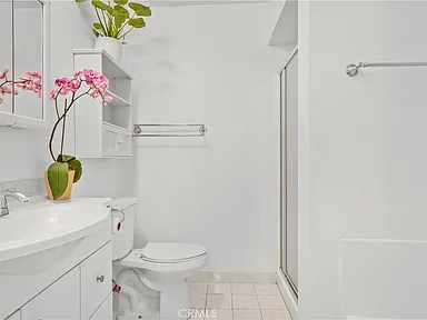 Sold | Hollywood Hills West Condo Near Runyon Canyon — gallery photo 4
