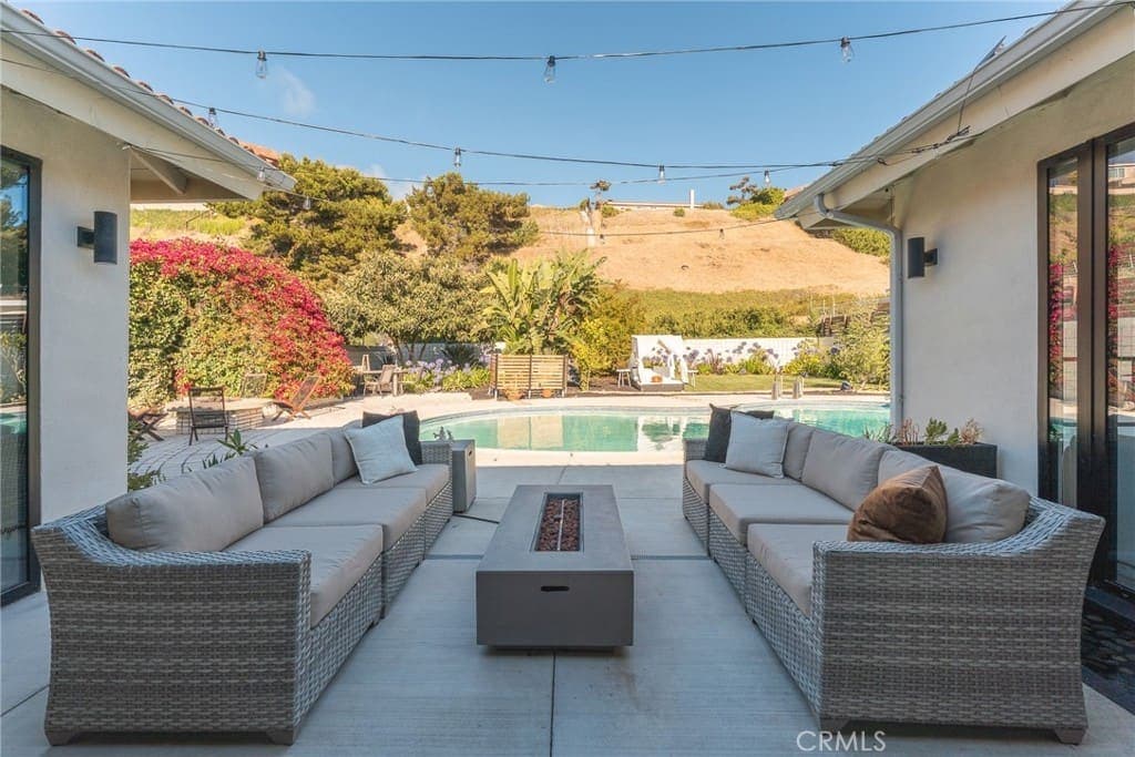 SOLD: Reimagined Spanish Contemporary in Palos Verdes — gallery photo 4