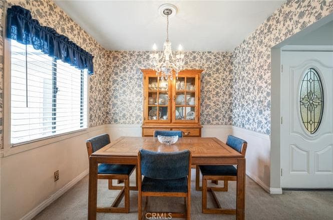 Single-Level 3-Bed Home on a Generous Lot in Prime Lomita — gallery photo 3