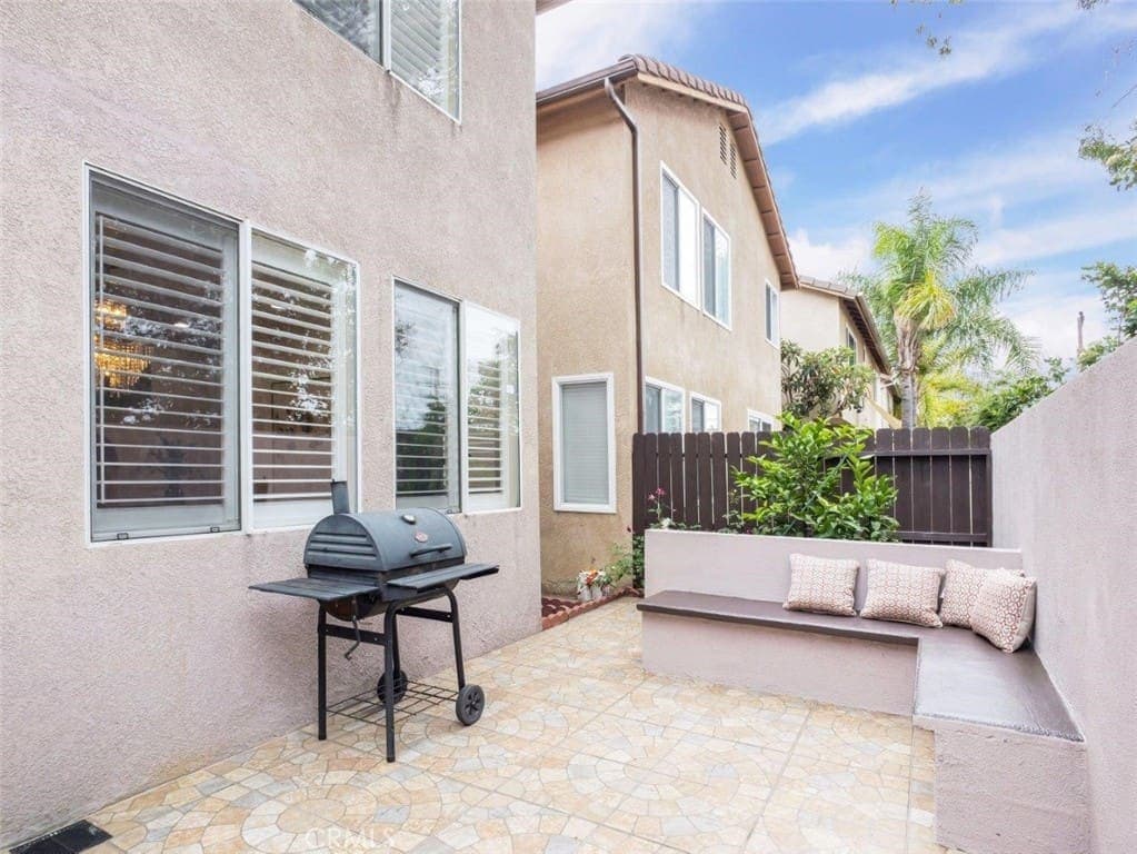 Just Sold: Upgraded Executive Home in Gated Community — gallery photo 5