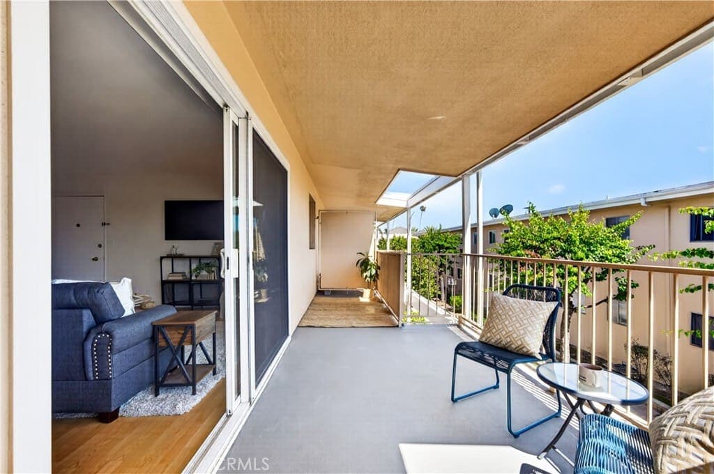 Just Sold: Bright 2-Bed Condo in Prime Gardena Location — exterior view